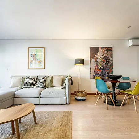 Apartment Art & Design *